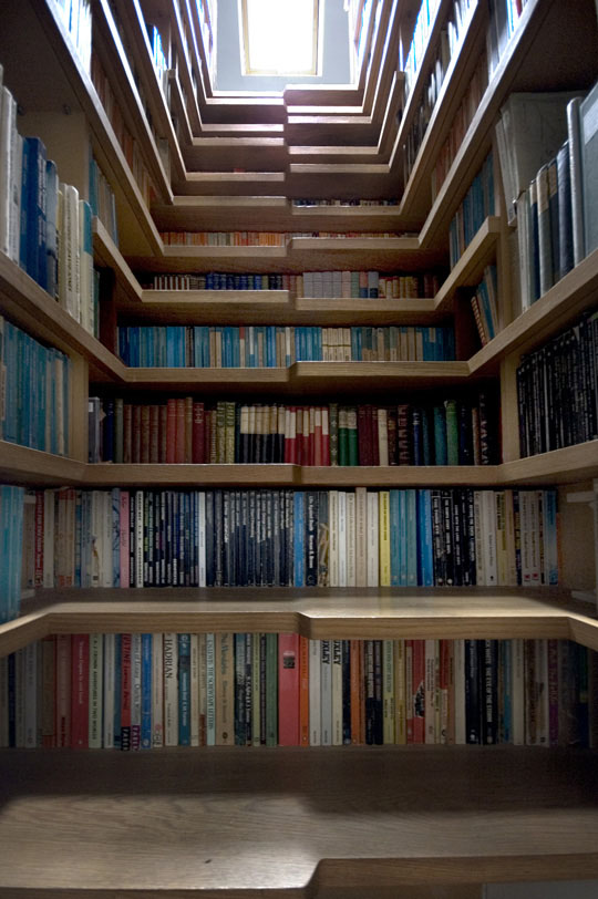 Staircase Bookshelves (from fubiz.net)